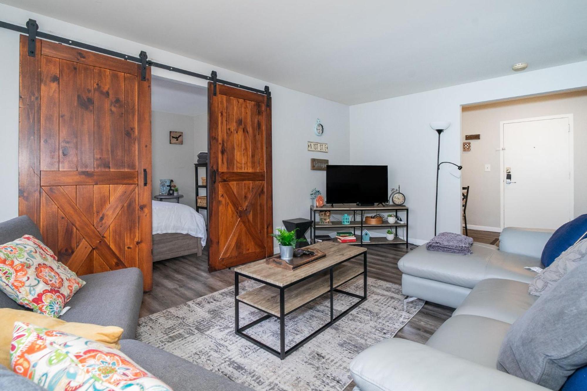 Welcoming Barn, 2 Bedroom & 1 Bath & Parking Atlanta Ngoại thất bức ảnh
